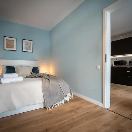 Modern Urban Escape @the Office With Parking Space Apartment *